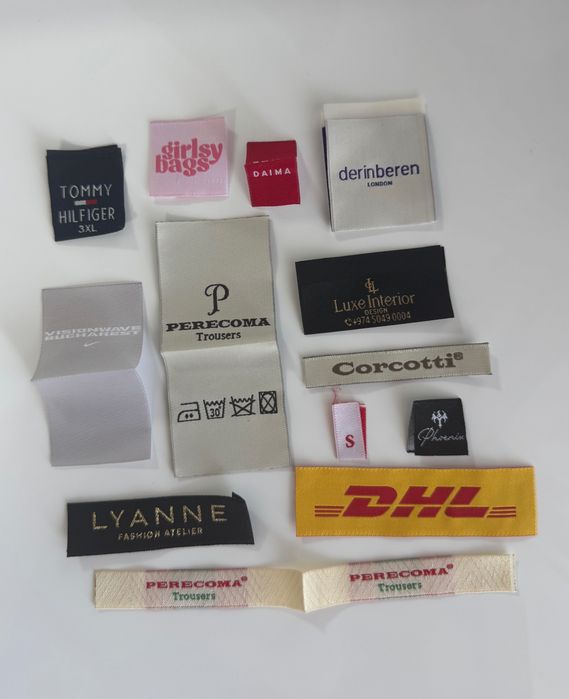 Etichete textile personalizate