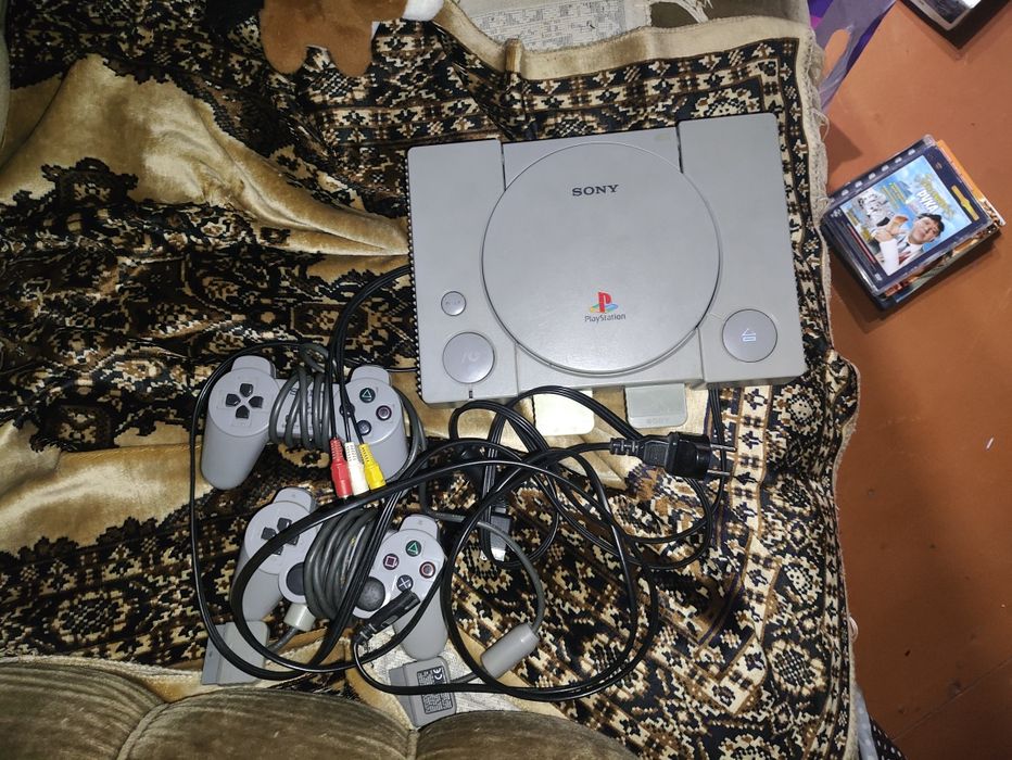 Продам Sony playstation 1 fat