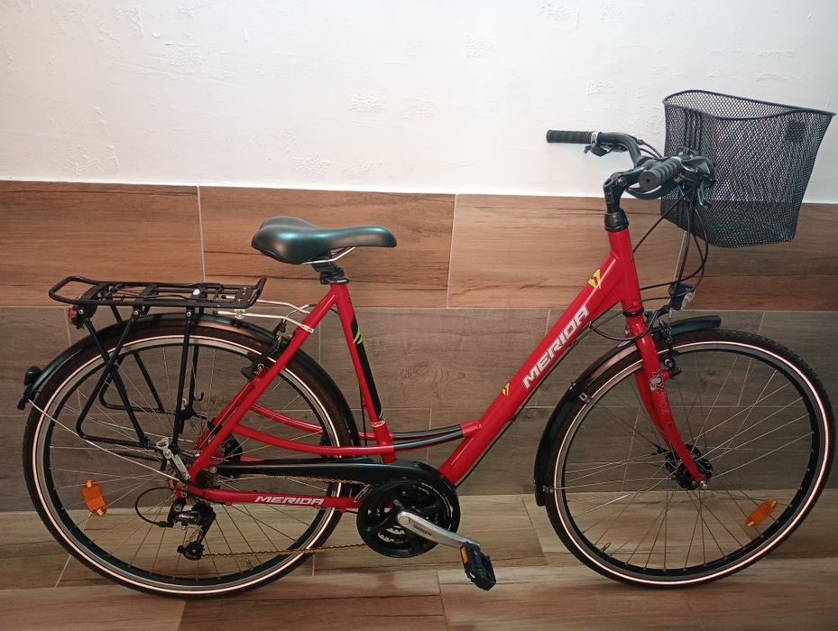 Vand bicicleta dama,roti 28,cu 21 vit,stare f buna!