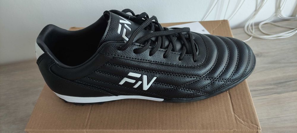 Бутсы сороконожки