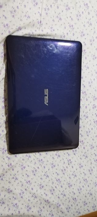 Vand laptop asus R556l cu procesor i3-4010U Nvidia GeForce 820M Reghin ...
