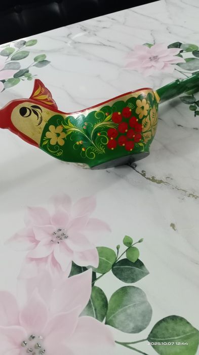 Роспись Хохлома "ковш - павлин". Дерево.