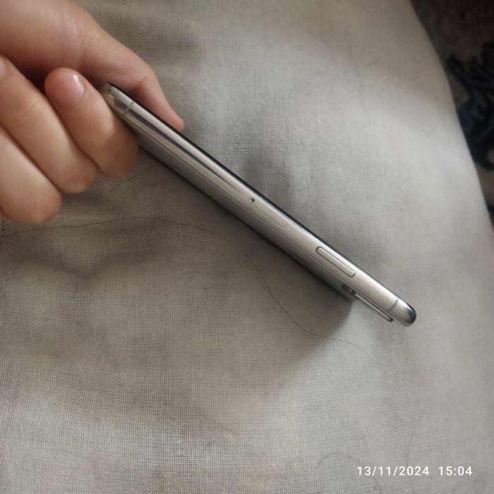 X tel sotladi ekrani azgina singan lkn qotme ishlidi