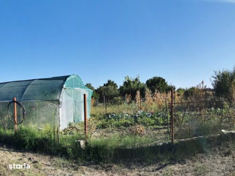 Teren de vanzare in zona Ostroveni