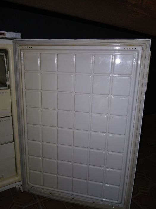 Продам морозильник