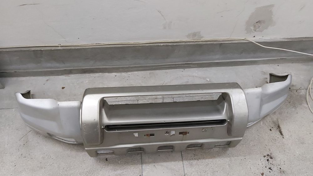 Bara fata Mitsubishi Pajero MK2 - versiunea cu aripi bombate