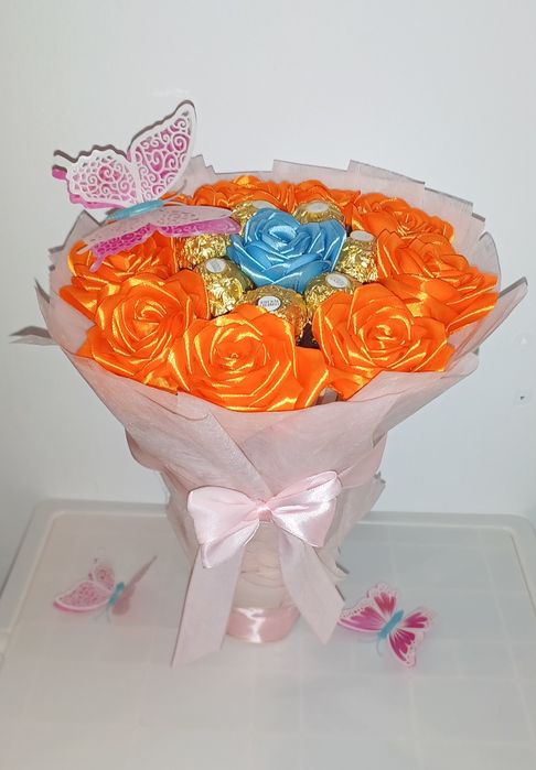 Aranjament trandafiri saten