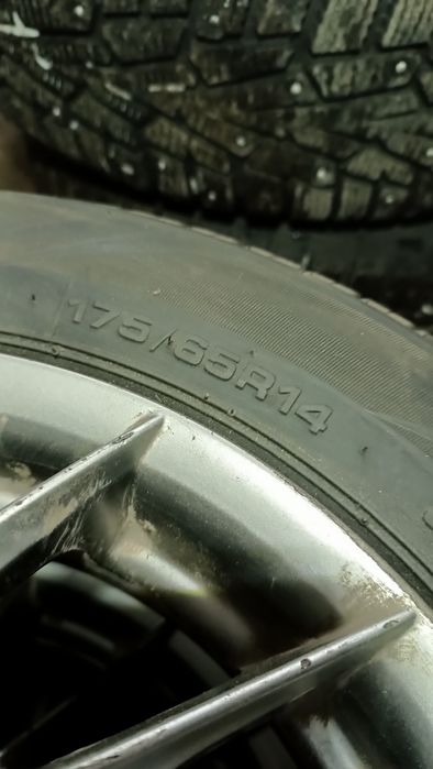 Продам диски с шинами
