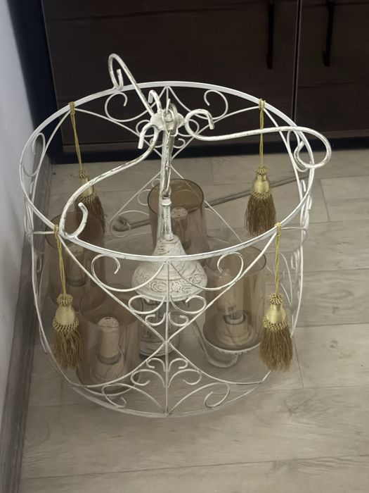 Люстра для комнаты