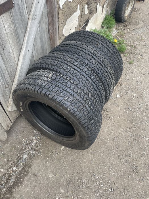 Резина R16 Нива.