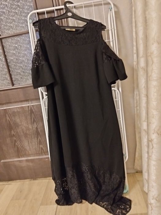 Продаются женские платья