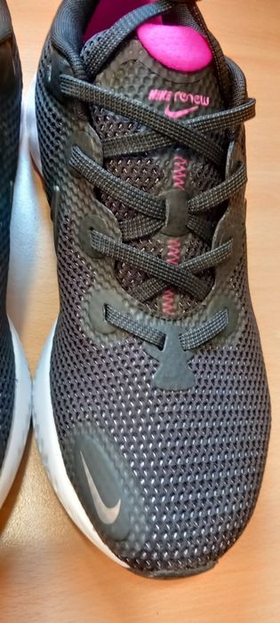 Маратонки NIKE RENEW 41/42