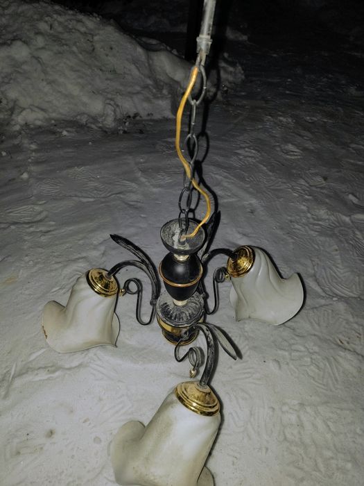 Продам люстру цена 2000тг