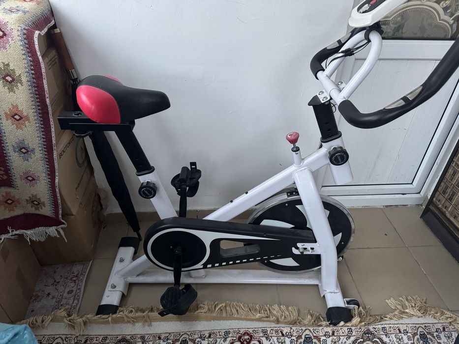 велотренажер для фитнеса
