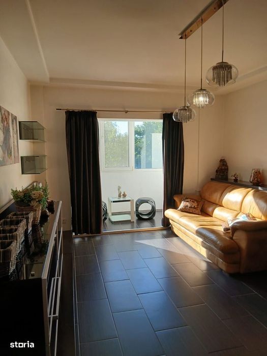 Apartament 3 camere de vanzare Gorjului — fotografia 1