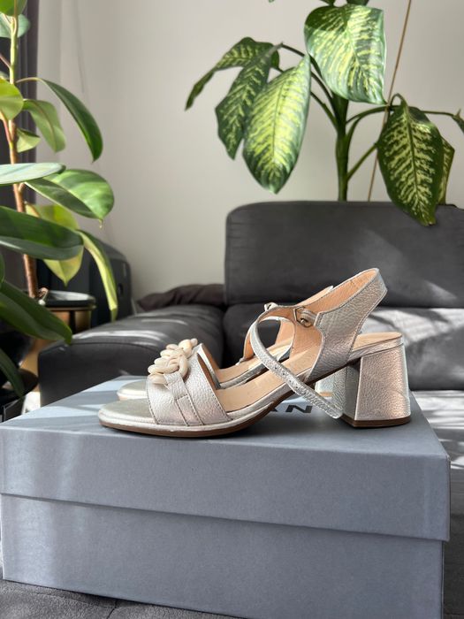 Сребърни сандали естествена кожа 38