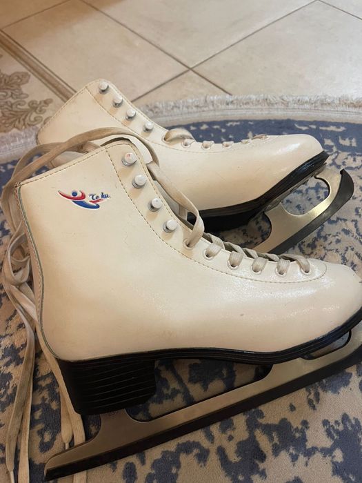 Продаю коньки 35 размера б/у