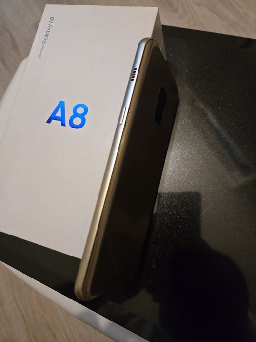 Продам Samsung Galaxy A8 в идеале