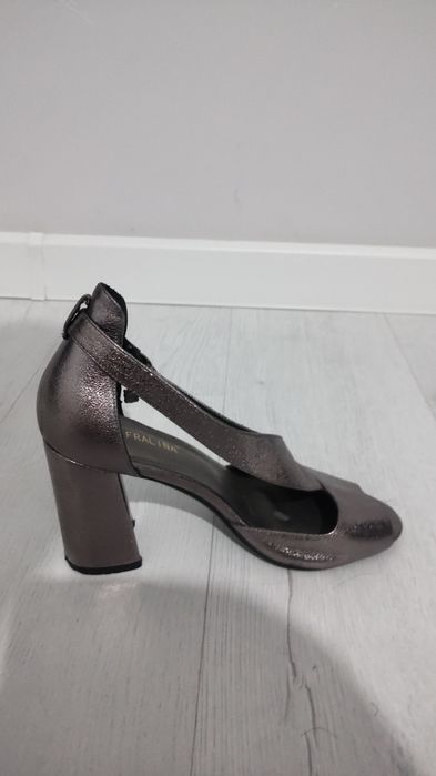 Туфли для девушек и женщин