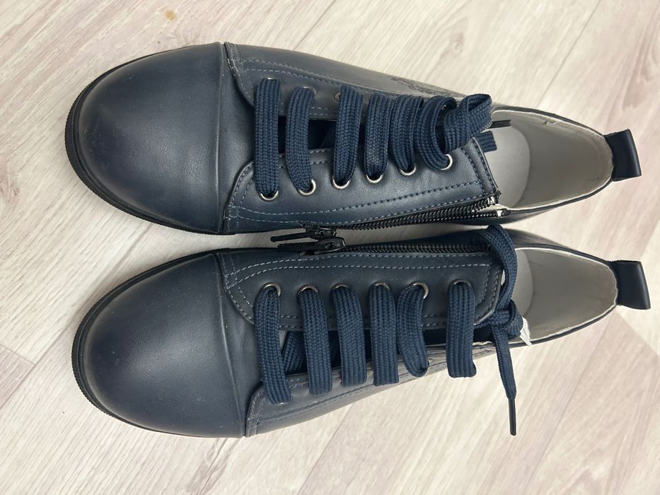 Продам туфли унисекс классика 38 размер