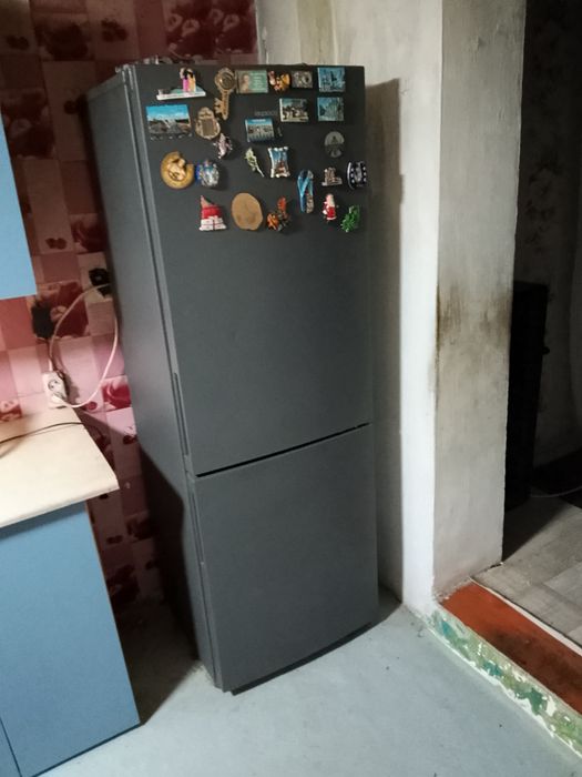 Продам холодильник