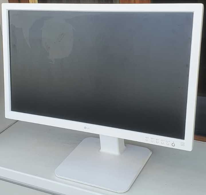 Монитор LG 27MB65PY треснут экран