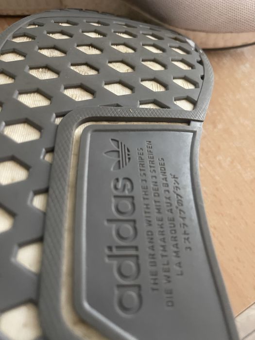Vind adidas in stare foarte buna