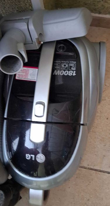 Продам пылесос марки LG