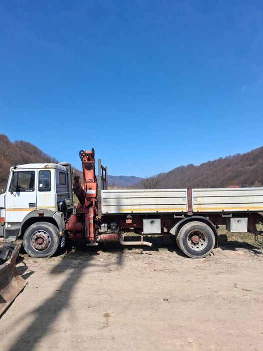 Vand/Dezmembrez camion Iveco basculabil cu macara negociabil