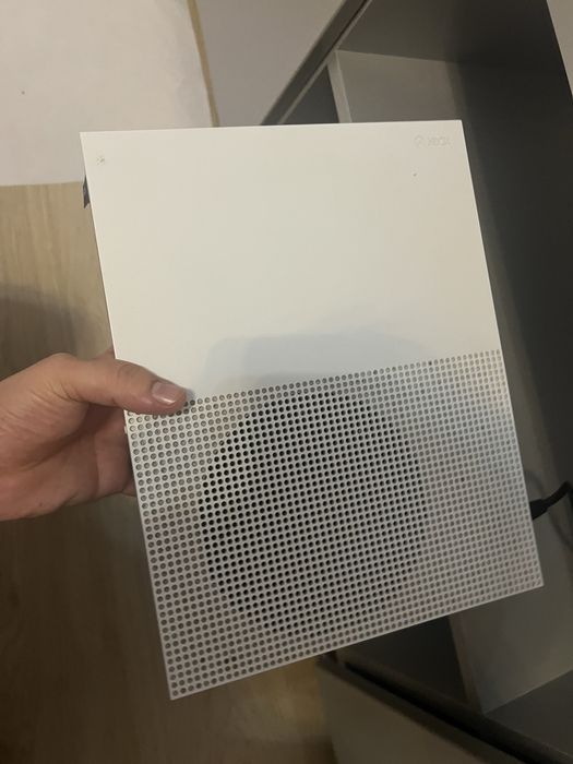 Xbox one s 500GB!!!In stare foarte buna