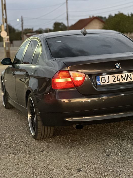 BMW E90 320i • 2005 • 2.0 BENZINĂ • MANUALĂ 6 TREPTE