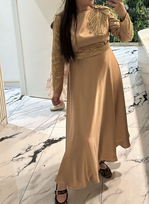 Дизайнерское платье