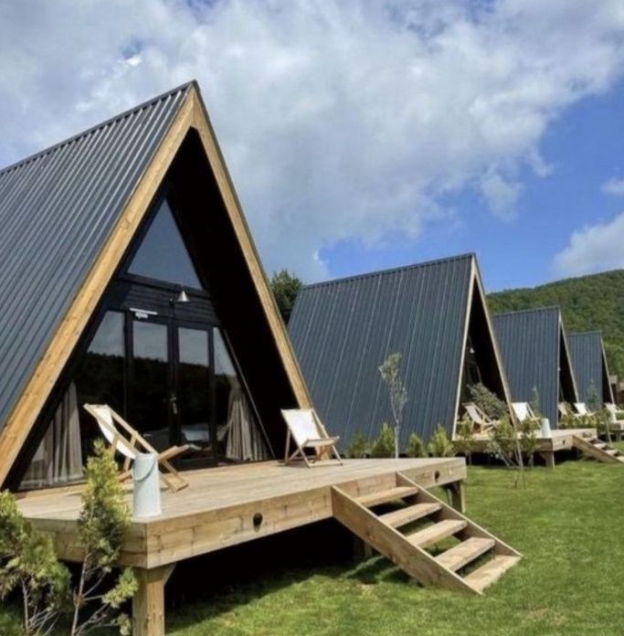 Vând cabane de lemn