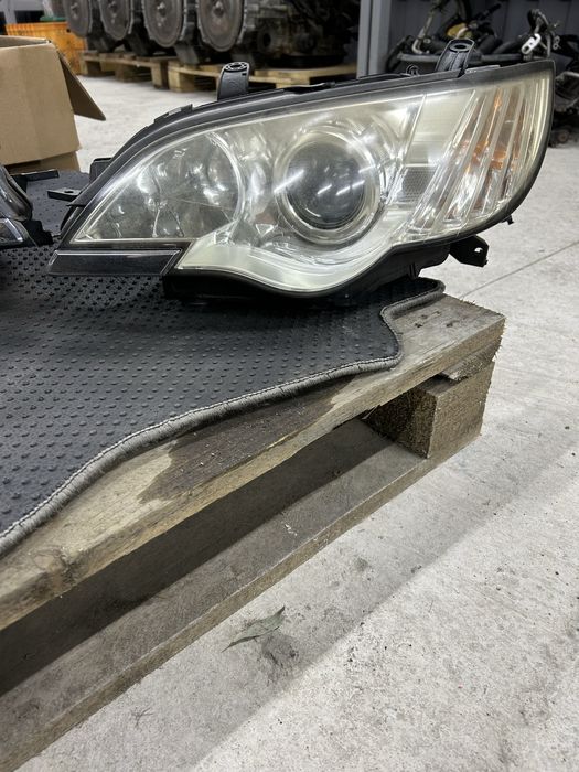 Фары Subaru Outback