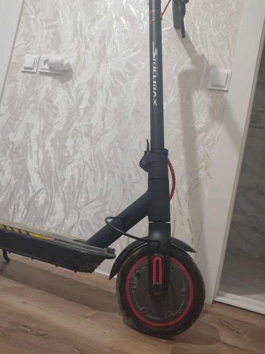 Электросамокат новый продаётся с максимальной скоростью 30км/ч