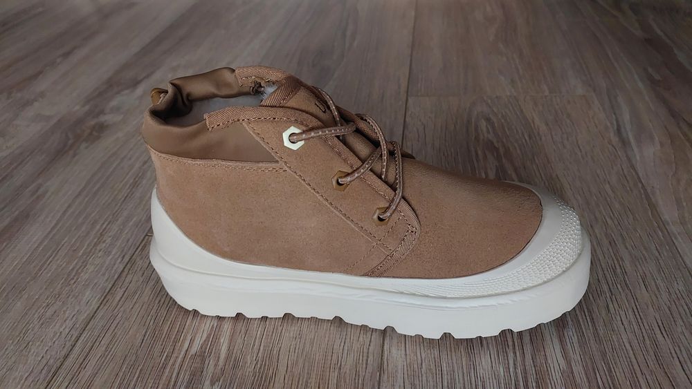 Продам ботинки UGG