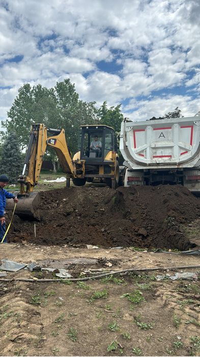 buldoexcavator cu picon de inchiriat