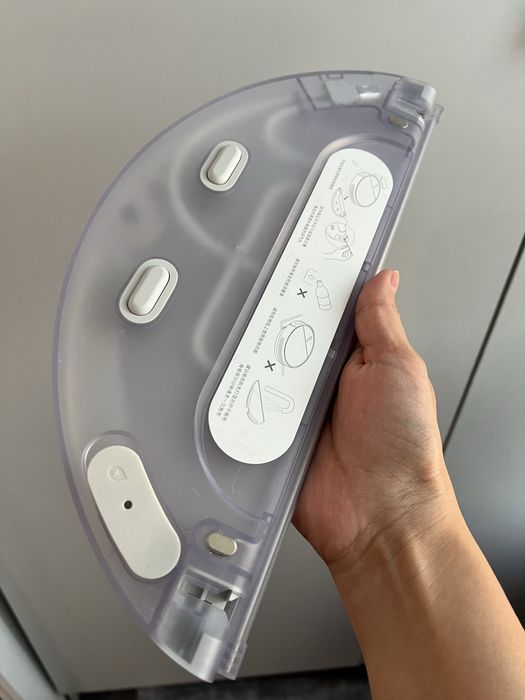 Продам робот пылесос Xiaomi Mi Robot Vacuum-Mop 2C