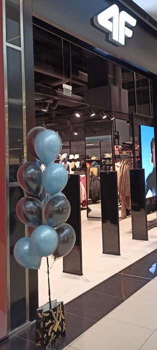 Umflam și livram baloane cu heliu