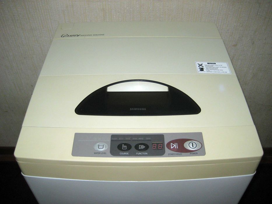 Стиральный машина SAMSUNG 6кг оригинал идеальном рабочим состоянии!