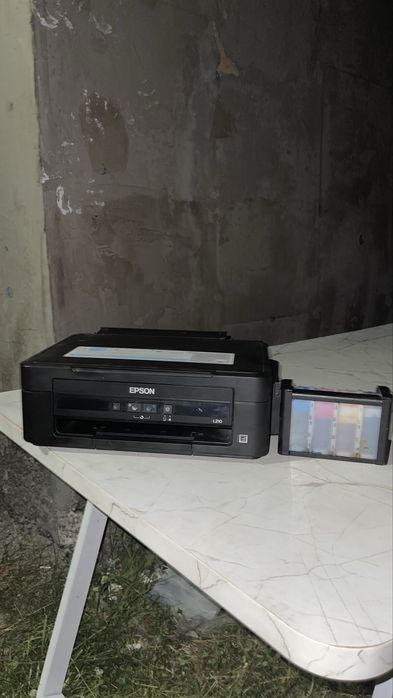 МФУ Epson L210 (принтер / сканер / копир).
