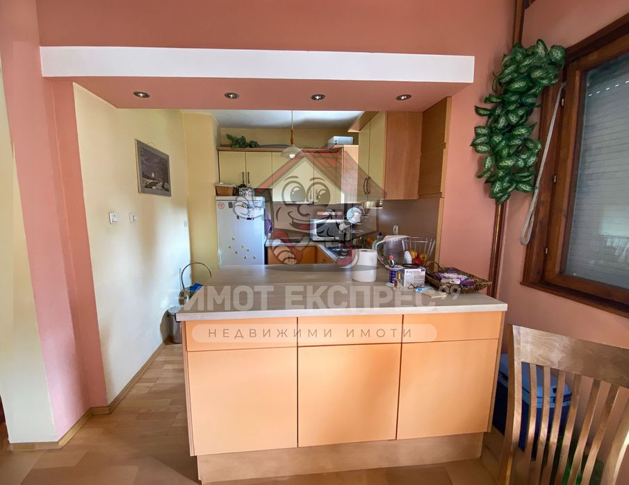 Самостоятелна къща, с гараж, партер, мансарда, панорамна гледка, ЦГЧ