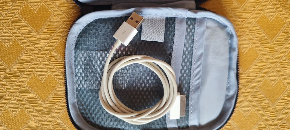 iPod Nano Generația 5 (A1320), 8 GB Argintiu, cu Cameră Video