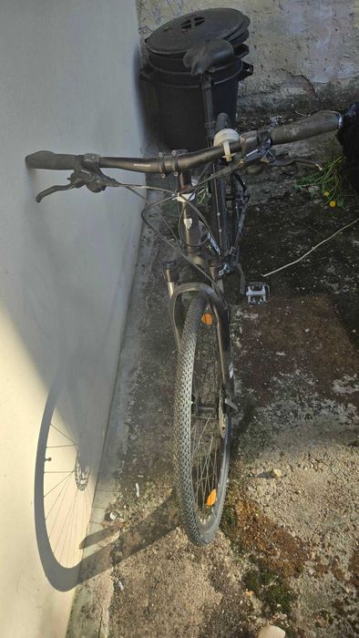 Vând biciletă de oraș sau trekking marca Trek