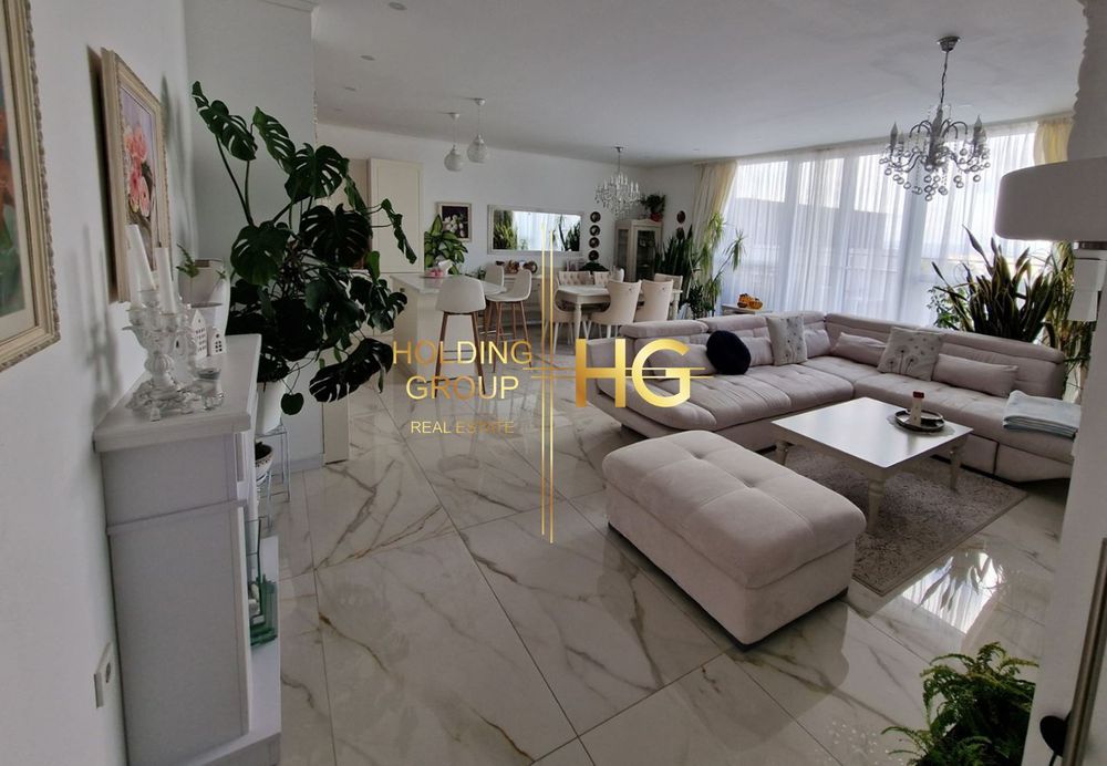 Продава се Тристаен апартамент в Варна, Гранд Мол Варна - 174 кв.м за 1055 €/кв.м - Снимка #2