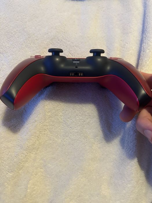 Controller PS5 DualSense Volcanic Red – Stare impecabilă