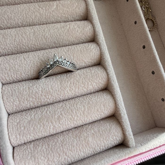 Пръстен сребро печат 925 по модел на Pandora и две колиета сребро