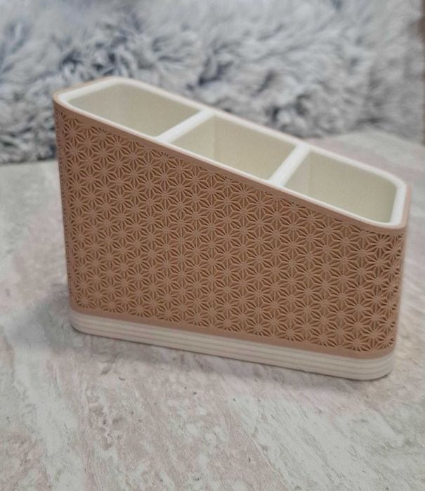 Suport telecomandă triplu – design elegant 3D