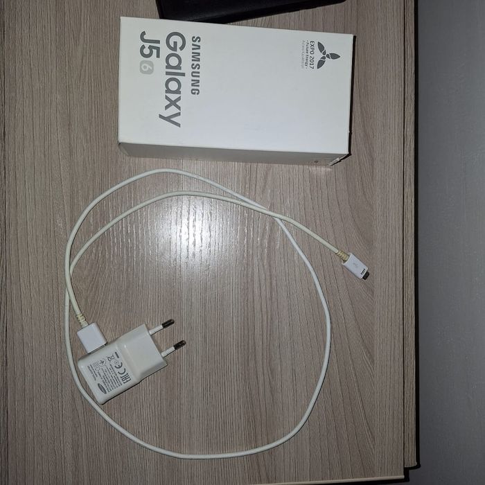 Продам СамсунгJ5