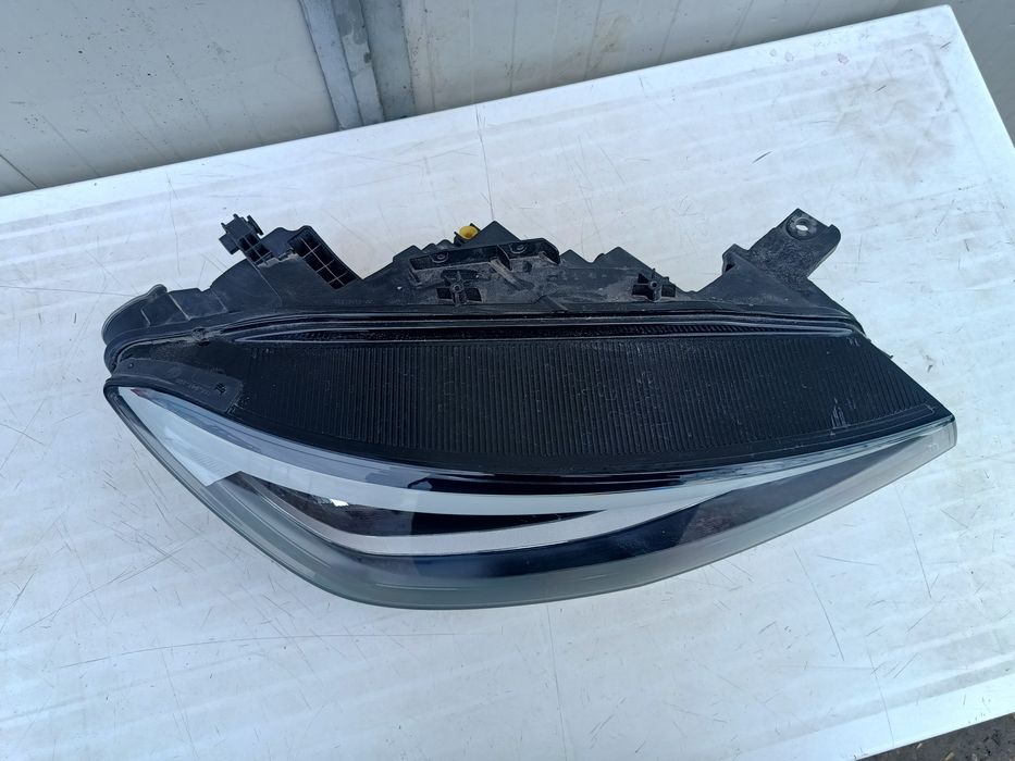 Far dreapta full led Volkswagen ID4